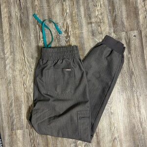 Figs women’s high waisted Zamora jogger scrub pants